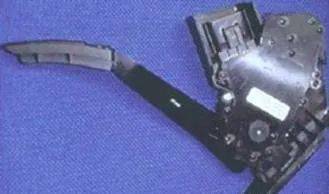 尼龍?jiān)谄?chē)配件中的關(guān)鍵應(yīng)用與制造優(yōu)勢(shì)